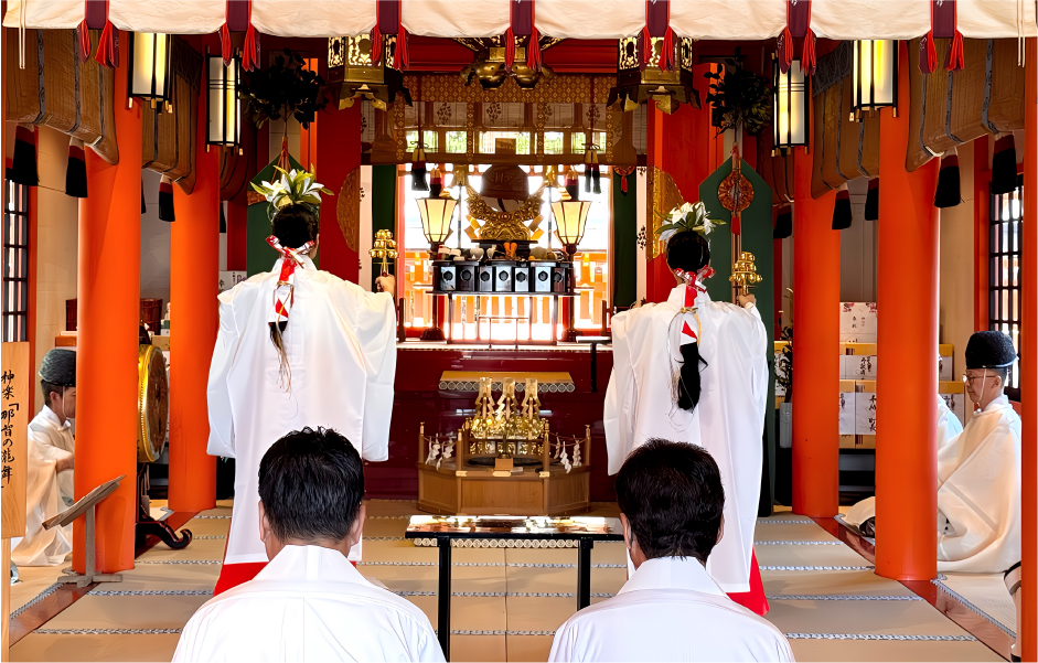 神楽｢那那智の瀧舞｣奉奏  